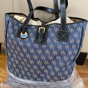 Dooney and Bourke Signature Large Tote